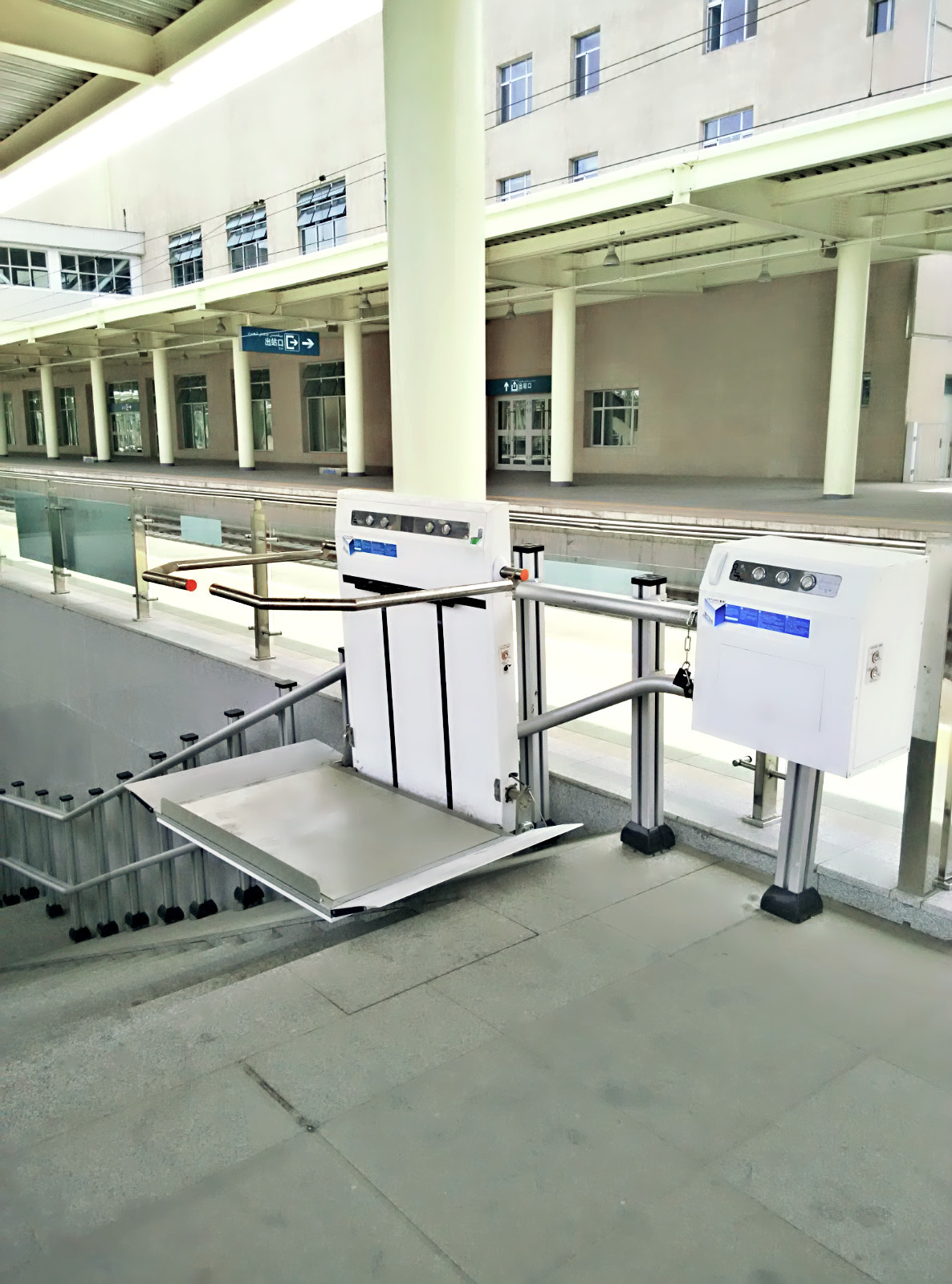 IMG_20150526_141758_meitu_3.jpg 斜掛式升降平臺(tái)